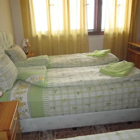 The Beautiful House Pensión 2*